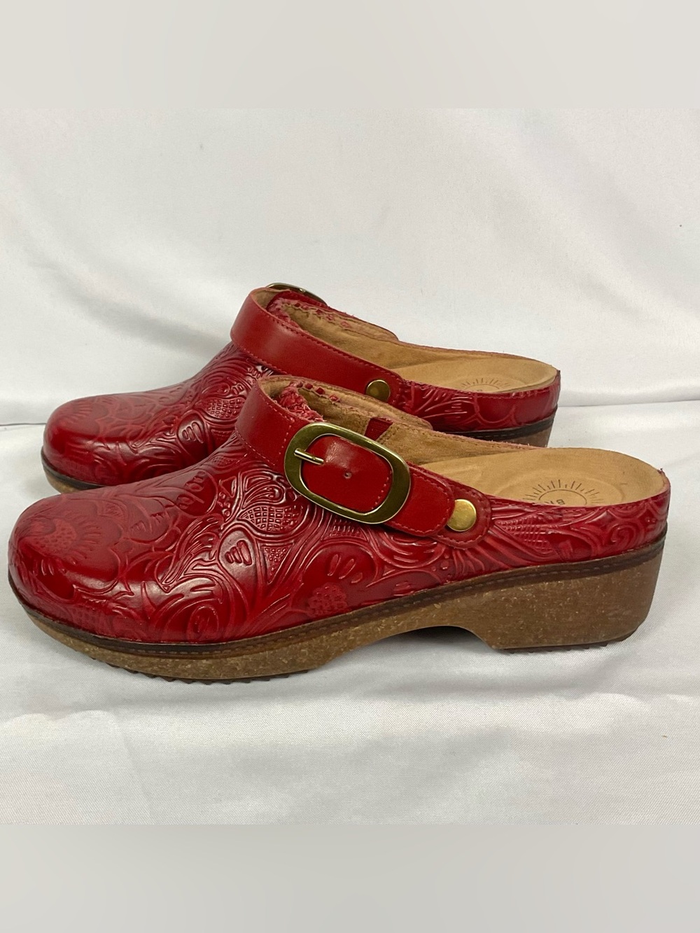 BRIOSO Robson Embossed Tooled Leather Slip-on Clogs Brown Women's 7.5M